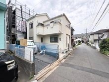 【神奈川県/横浜市神奈川区西寺尾】神奈川区西寺尾4丁目　新築戸建 建築中の外観：写真左奥側
