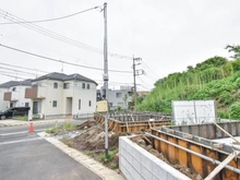 【神奈川県/横浜市神奈川区菅田町】神奈川区菅田町新築戸建1号棟（全12区画） 建築中の外観：全１２区画