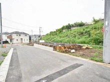 【神奈川県/横浜市神奈川区菅田町】神奈川区菅田町新築戸建2号棟（全12区画） 前面道路