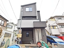 【神奈川県/横浜市神奈川区菅田町】神奈川区菅田町　新築戸建 建築中の外観
