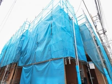 【神奈川県/横浜市南区中村町】南区中村町4丁目　借地権付き新築戸建1号棟/全3棟 建築中の外観：全3棟