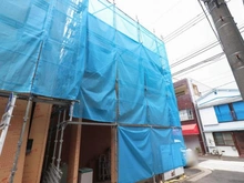 【神奈川県/横浜市南区中村町】南区中村町4丁目　借地権付き新築戸建1号棟/全3棟 建築中の外観：全3棟