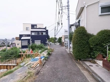 【神奈川県/横浜市西区境之谷】西区境之谷　新築戸建 前面道路