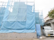 【神奈川県/横浜市金沢区富岡西】金沢区富岡西一丁目　新築戸建B号棟/2棟 建築中の外観：全2棟