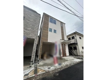 【神奈川県/横浜市神奈川区六角橋】横浜市神奈川区六角橋4丁目　新築戸建　1号棟/全2棟 建築中の外観