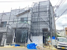 【神奈川県/横浜市保土ケ谷区峰岡町】保土ヶ谷区峰岡町2丁目　新築戸建　1号棟／全5棟 建築中の外観