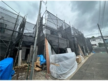 【神奈川県/横浜市保土ケ谷区峰岡町】保土ヶ谷区峰岡町2丁目　新築戸建　3号棟／全5棟 建築中の外観