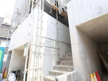 【神奈川県/横浜市港南区港南】港南区港南1丁目　2号棟/全2棟 建築中の外観