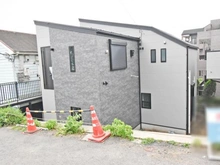 【神奈川県/横浜市神奈川区三ツ沢中町】神奈川区三ツ沢中町　新築戸建1号棟／全2棟 建築中の外観