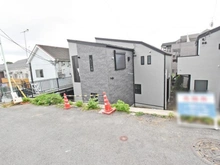 【神奈川県/横浜市神奈川区三ツ沢中町】神奈川区三ツ沢中町　新築戸建1号棟／全2棟 建築中の外観
