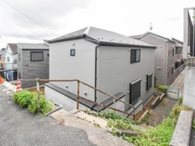 【神奈川県/横浜市神奈川区三ツ沢中町】神奈川区三ツ沢中町　新築戸建2号棟／全2棟 建築中の外観