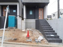 【神奈川県/横浜市港南区港南】港南2丁目　新築戸建B号棟／全2棟 建築中の外観