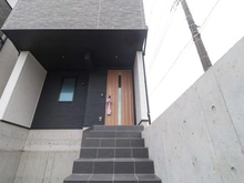 【神奈川県/横浜市港南区港南】港南2丁目　新築戸建B号棟／全2棟 建築中の外観