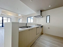 【神奈川県/藤沢市片瀬海岸】藤沢市片瀬海岸3丁目 新築一戸建て 3号棟/全3棟 キッチン