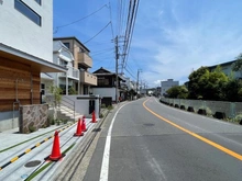 【神奈川県/鎌倉市腰越】鎌倉市腰越3丁目　新築一戸建て 前面道路
