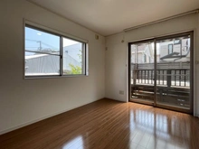 【神奈川県/藤沢市鵠沼藤が谷】藤沢市鵠沼藤が谷2丁目 一戸建 洋室：1階　6帖
