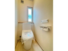 【神奈川県/茅ヶ崎市高田】茅ヶ崎市高田4丁目戸建 トイレ：2F