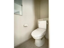 【神奈川県/藤沢市亀井野】藤沢市亀井野 新築戸建 2号棟 トイレ：2階