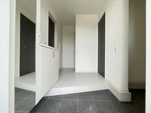 【神奈川県/藤沢市亀井野】藤沢市亀井野 新築戸建 2号棟 玄関