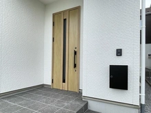 【神奈川県/藤沢市亀井野】藤沢市亀井野 新築戸建 2号棟 玄関