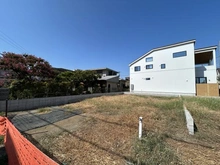 【神奈川県/藤沢市本鵠沼】藤沢市本鵠沼2丁目 新築一戸建て 1号棟/全2棟 現地（建築前）：全2棟　写真中央