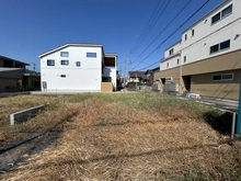【神奈川県/藤沢市本鵠沼】藤沢市本鵠沼2丁目 新築一戸建て 2号棟/全2棟 現地(建築前):全2棟 写真中央