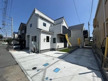 【神奈川県/藤沢市辻堂】藤沢市辻堂3丁目 新築一戸建て 2号棟/全2棟 外観：全2棟　写真奥側が2号棟です。