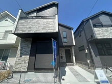 【神奈川県/茅ヶ崎市小和田】茅ケ崎市小和田3丁目 新築一戸建て 2号棟/全2棟 外観：全2棟　写真内左側が2号棟です。