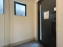 【神奈川県/茅ヶ崎市小和田】茅ケ崎市小和田3丁目 新築一戸建て 2号棟/全2棟 玄関