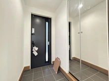 【神奈川県/藤沢市辻堂東海岸】藤沢市辻堂東海岸3丁目 新築一戸建て 2号棟/全2棟 玄関