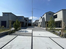 【神奈川県/藤沢市辻堂東海岸】藤沢市辻堂東海岸1丁目 新築一戸建て 2号棟/全4棟 外観：全4棟　写真内左手前側が2号棟です。
