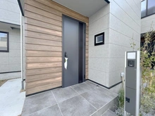 【神奈川県/藤沢市辻堂東海岸】藤沢市辻堂東海岸1丁目 新築一戸建て 2号棟/全4棟 玄関