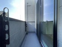 【神奈川県/藤沢市鵠沼花沢町】藤沢市鵠沼花沢町 新築一戸建て 2号棟/全3棟 バルコニー