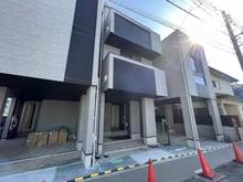 【神奈川県/藤沢市鵠沼花沢町】藤沢市鵠沼花沢町 新築一戸建て 2号棟/全3棟 外観：全3棟/中央