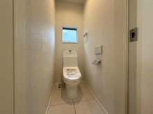 【神奈川県/茅ヶ崎市菱沼】茅ヶ崎市菱沼1丁目 一戸建 トイレ：2階