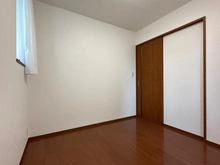 【神奈川県/茅ヶ崎市菱沼】茅ヶ崎市菱沼1丁目 一戸建 洋室：約4.3帖