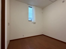 【神奈川県/茅ヶ崎市菱沼】茅ヶ崎市菱沼1丁目 一戸建 洋室：約4.3帖