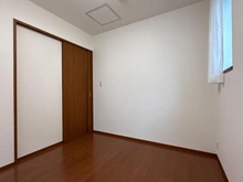 【神奈川県/茅ヶ崎市菱沼】茅ヶ崎市菱沼1丁目 一戸建 サービスルーム（納戸）：約4.3帖