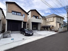 【神奈川県/藤沢市本鵠沼】藤沢市本鵠沼3丁目　新築戸建　1号棟/全3棟 外観：全3棟/右側