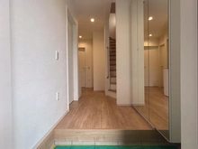 【神奈川県/藤沢市本鵠沼】藤沢市本鵠沼3丁目　新築戸建　3号棟/全3棟 玄関