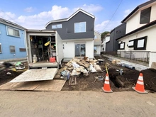 【神奈川県/藤沢市善行】藤沢市善行6丁目 新築戸建 2号棟 建築中の外観：全3棟、2号棟は右奥