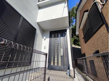 【神奈川県/海老名市国分南】海老名市国分南4丁目 一戸建 玄関