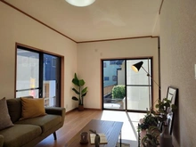 【神奈川県/海老名市国分南】海老名市国分南4丁目 一戸建 リビング