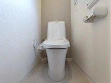 【神奈川県/海老名市国分南】海老名市国分南4丁目 一戸建 トイレ：2階