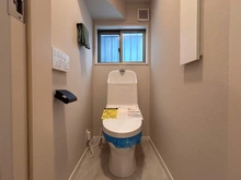 【神奈川県/藤沢市鵠沼海岸】藤沢市鵠沼海岸6丁目 一戸建 トイレ：1階