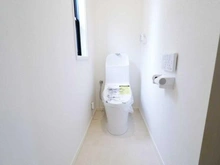 【神奈川県/藤沢市鵠沼藤が谷】藤沢市鵠沼藤が谷4丁目 一戸建 トイレ：1階