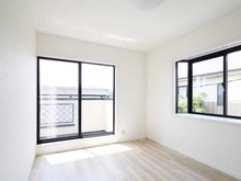 【神奈川県/藤沢市鵠沼藤が谷】藤沢市鵠沼藤が谷4丁目 一戸建 洋室：約6.0帖