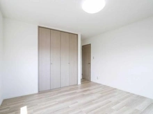 【神奈川県/藤沢市鵠沼藤が谷】藤沢市鵠沼藤が谷4丁目 一戸建 洋室：約8.5帖