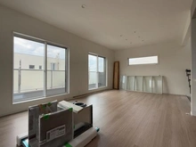 【神奈川県/藤沢市片瀬山】藤沢市片瀬山1丁目　1号棟／全3 リビング