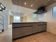 【神奈川県/藤沢市片瀬山】藤沢市片瀬山1丁目　2号棟／全3 キッチン